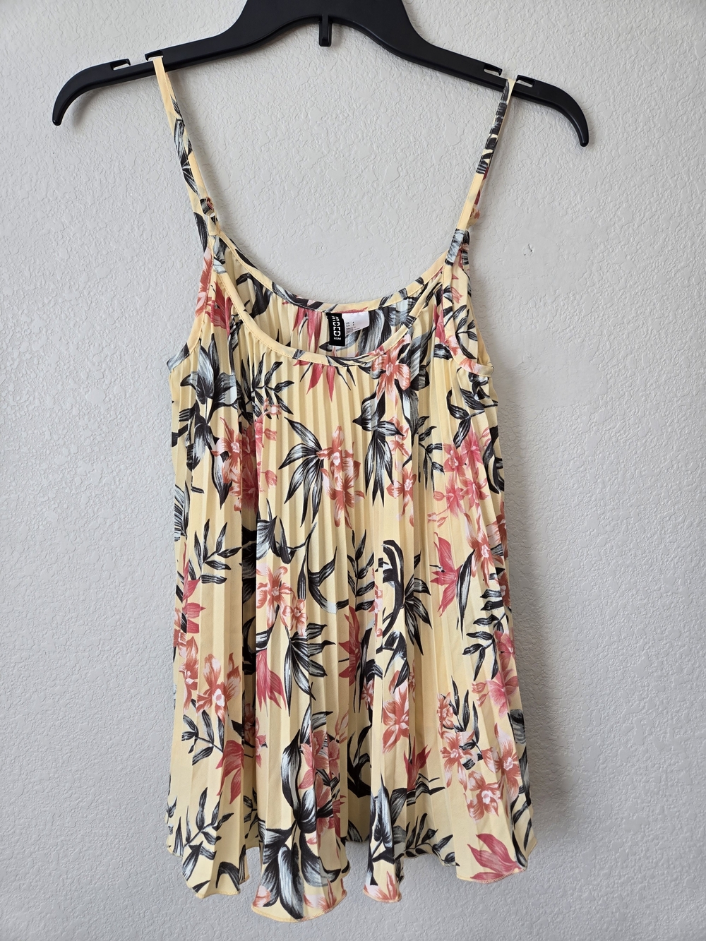 Divided Yellow Floral Pleated Cami with Coral & Black Leaves Summer Festival